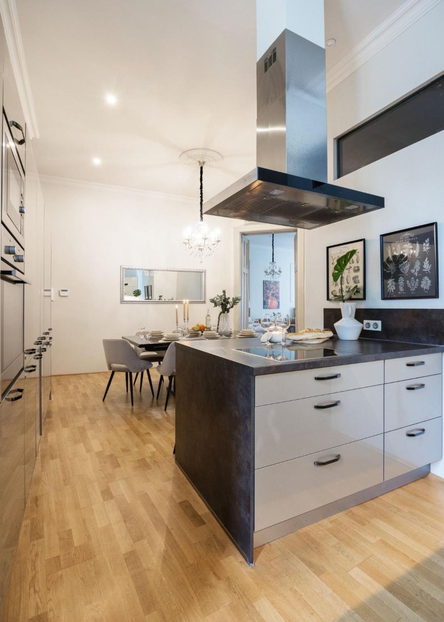 Timeless Elegant Apartment By Opera House Budapesta Exterior foto